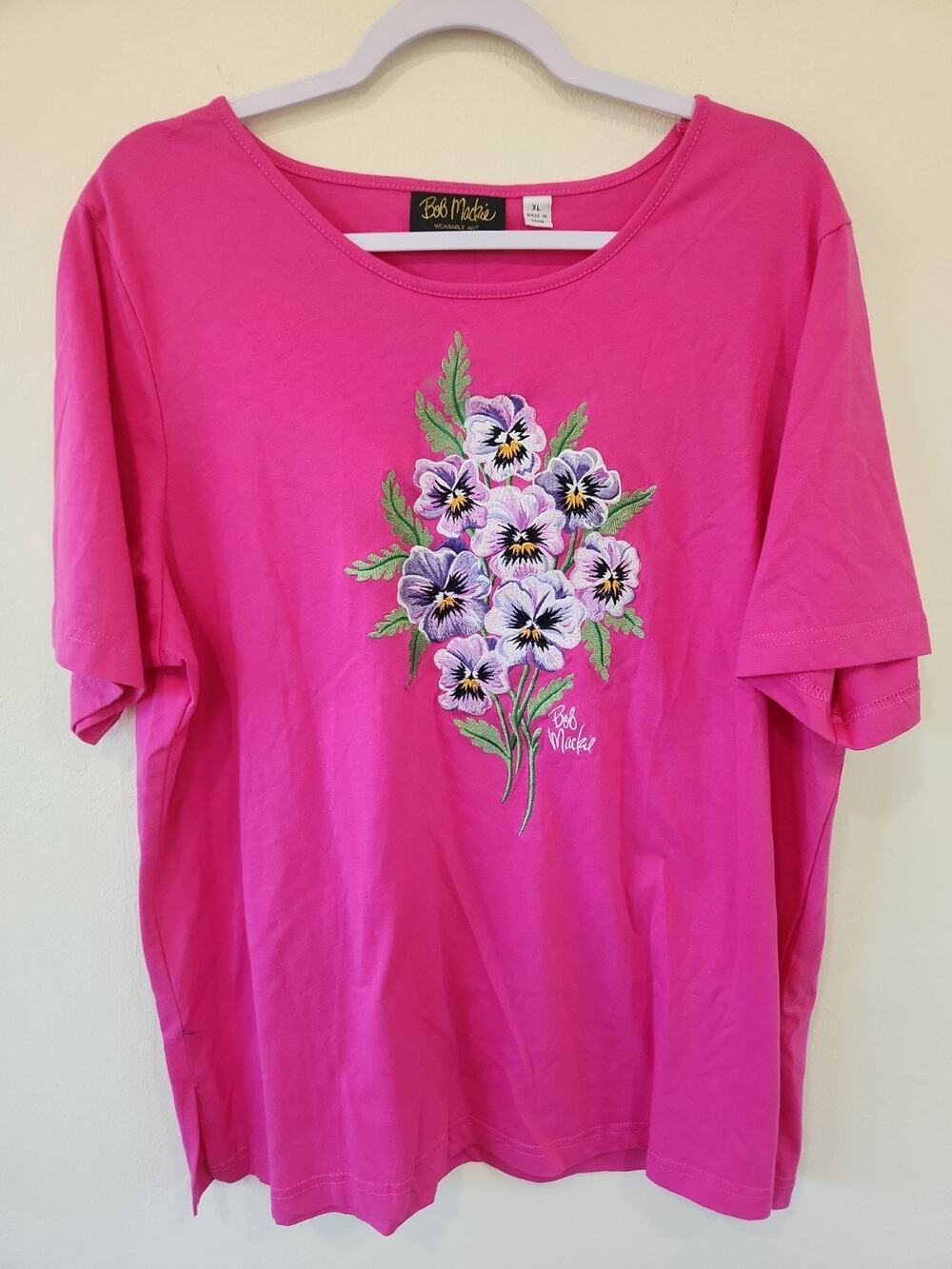 Bob Mackie Wearable Art Women’s Pink Floral T-shirt Size XL Embroidered